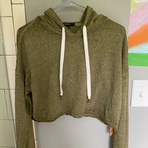 🌼Forever 21 Army Green Cropped Sweatshirt